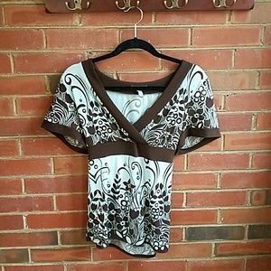 Apt 9 top with flower print